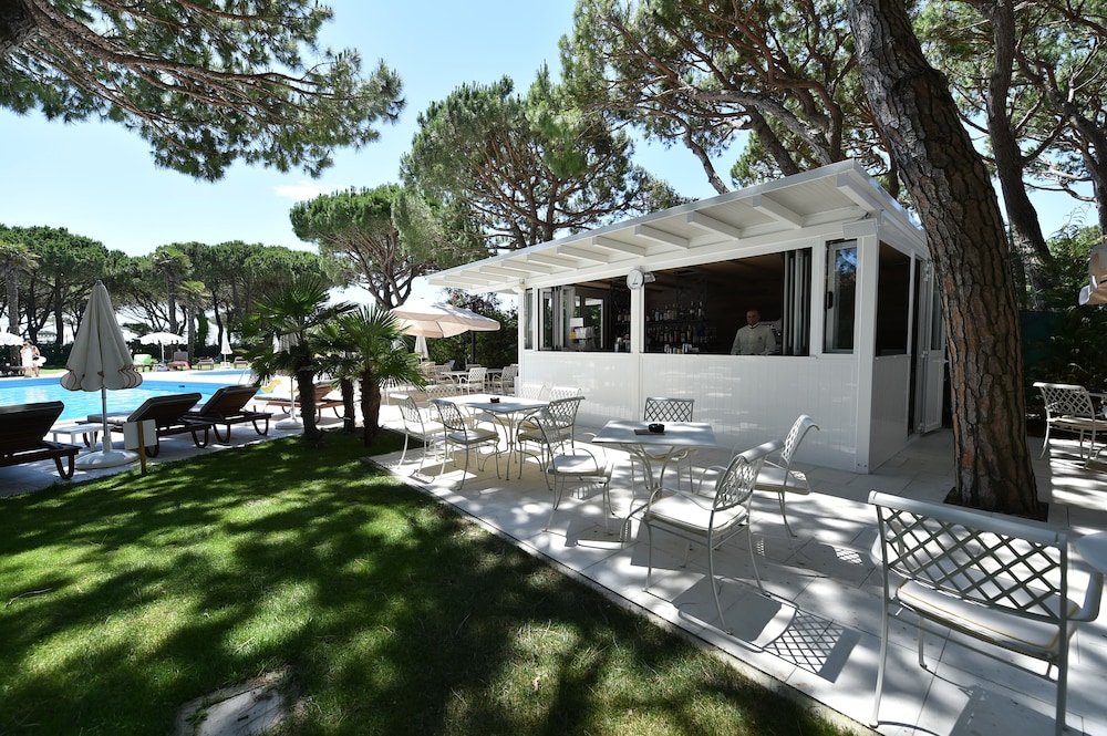 Park Hotel Maracaibo — Restaurant & bars in Jesolo, Veneto