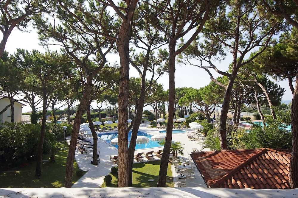 Park Hotel Maracaibo — Swimming pool in Jesolo, Veneto