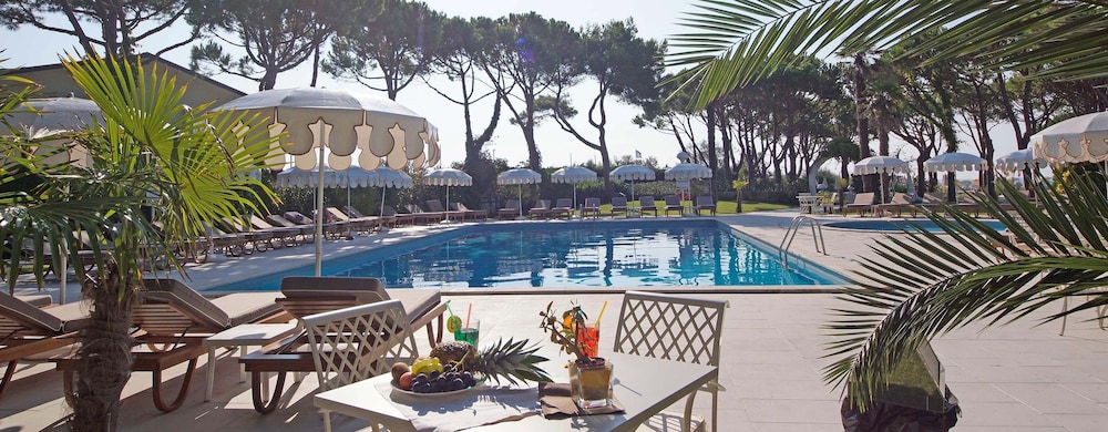 Park Hotel Maracaibo — Swimming pool in Jesolo, Veneto