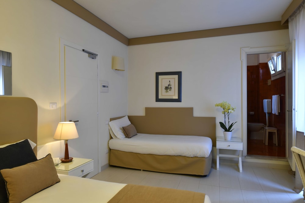 Park Hotel Maracaibo — Hotel rooms in Jesolo, Veneto