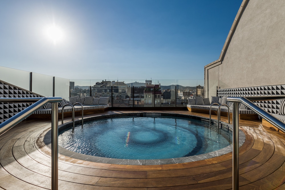 Room Mate Anna, Barcelona — Swimming pool in Barcelona, Catalonia