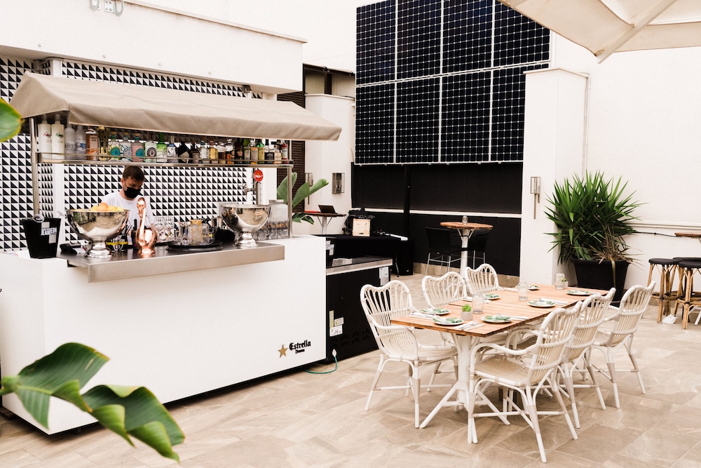 Room Mate Anna, Barcelona — Restaurant & bars in Barcelona, Catalonia