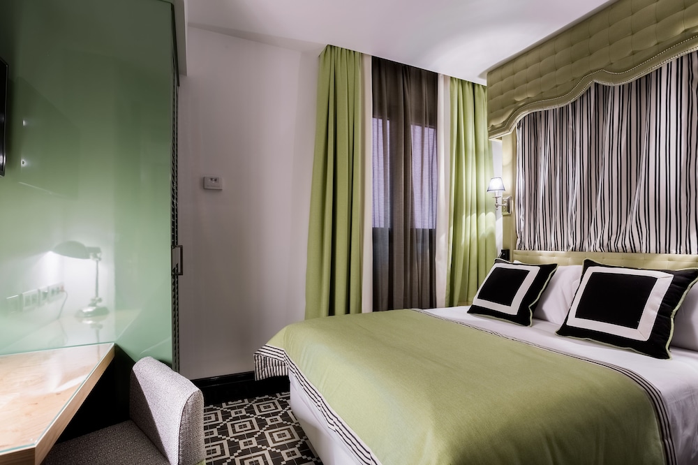 Room Mate Anna, Barcelona — Hotel rooms in Barcelona, Catalonia