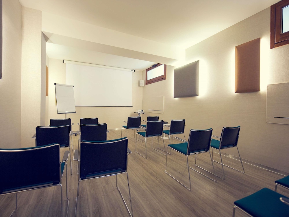 Mercure Firenze Centro — Hotel building in Florence, Tuscany
