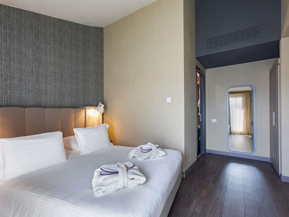 Mercure Firenze Centro — Hotel rooms in Florence, Tuscany