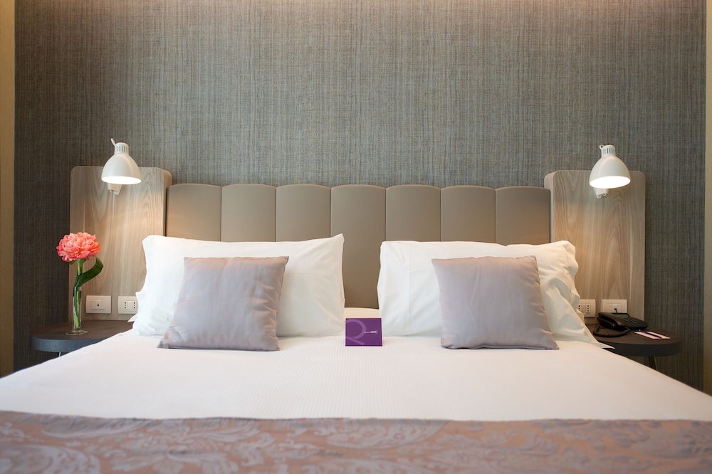 Mercure Firenze Centro — Hotel rooms in Florence, Tuscany