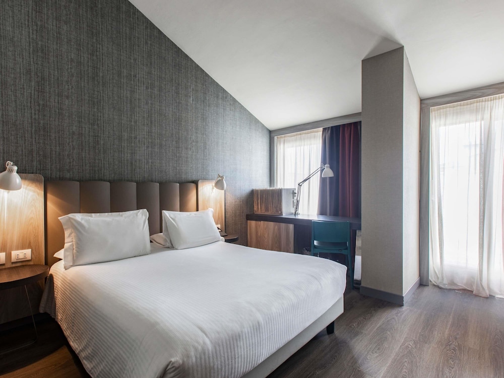 Mercure Firenze Centro — Hotel rooms in Florence, Tuscany