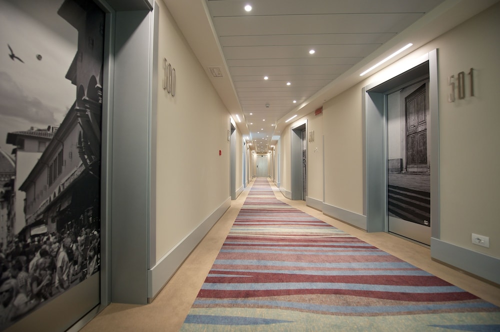 Mercure Firenze Centro — Hotel building in Florence, Tuscany