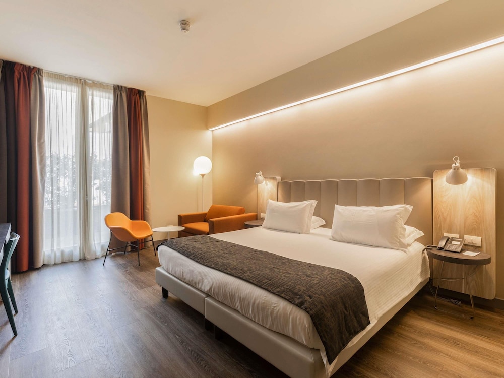 Mercure Firenze Centro — Hotel rooms in Florence, Tuscany