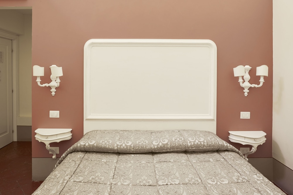I Quattro Poeti — Hotel rooms in Florence, Tuscany
