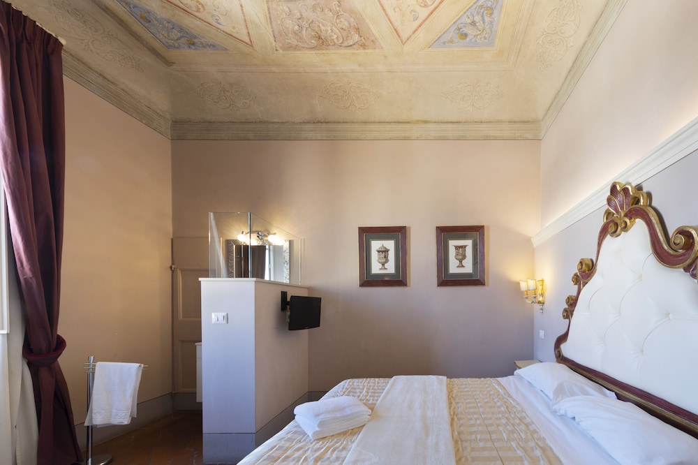 I Quattro Poeti — Hotel rooms in Florence, Tuscany