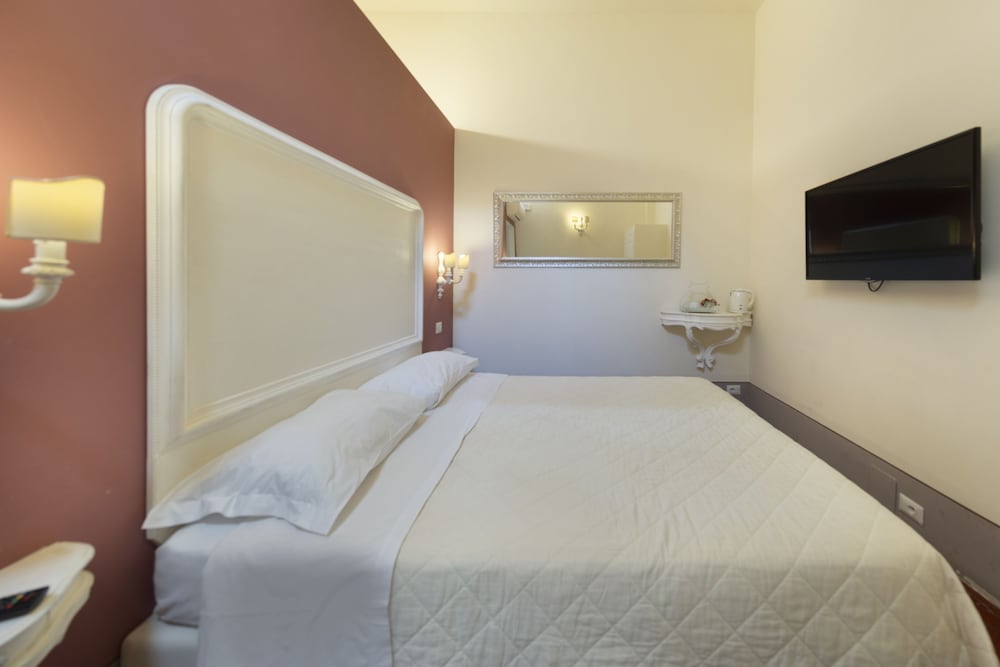 I Quattro Poeti — Hotel rooms in Florence, Tuscany