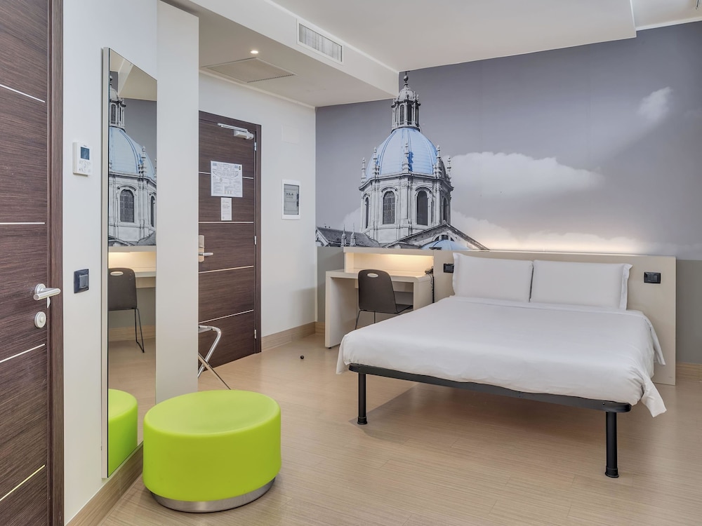 B&B Hotel Como Camerlata — Hotel rooms in Como, Lombardy