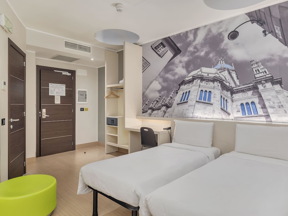 B&B Hotel Como Camerlata — Hotel rooms in Como, Lombardy