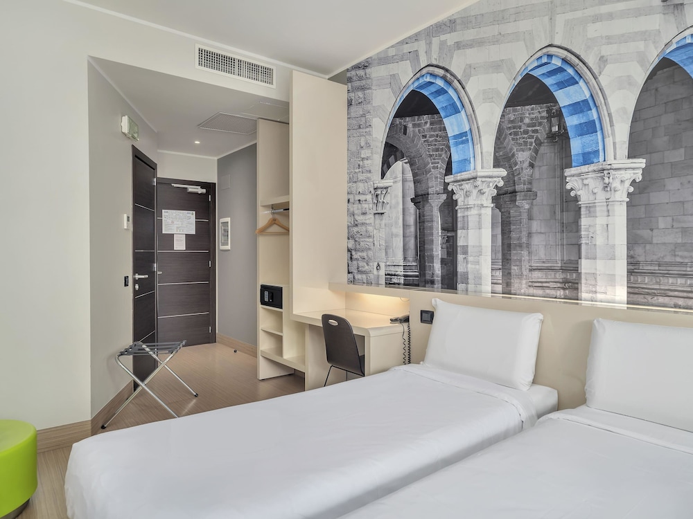 B&B Hotel Como Camerlata — Hotel rooms in Como, Lombardy