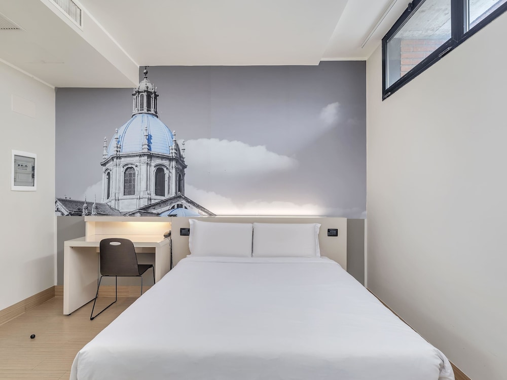 B&B Hotel Como Camerlata — Hotel rooms in Como, Lombardy