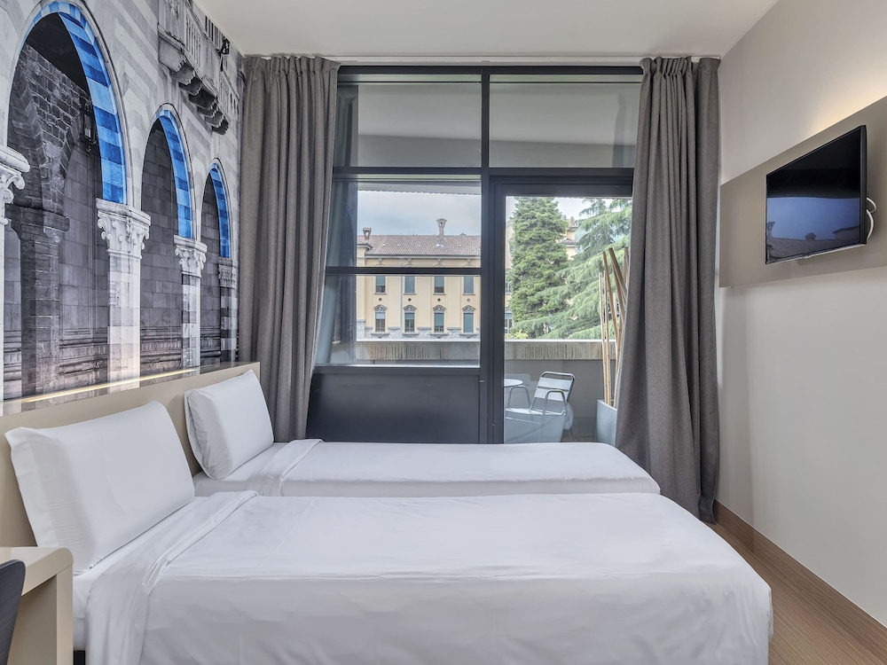 B&B Hotel Como Camerlata — Hotel rooms in Como, Lombardy