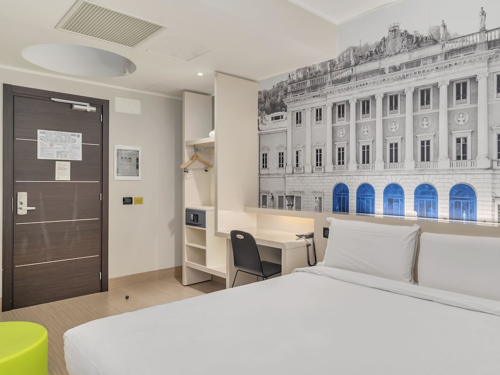 B&B Hotel Como Camerlata — Hotel rooms in Como, Lombardy