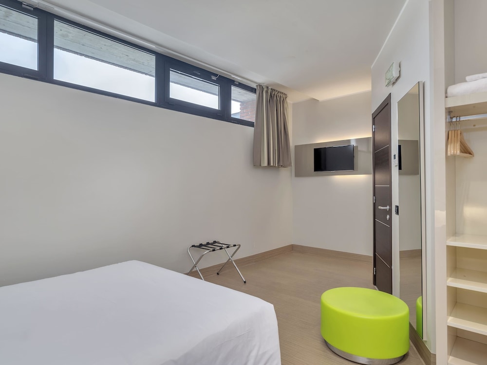 B&B Hotel Como Camerlata — Hotel rooms in Como, Lombardy