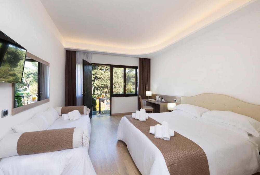 Hotel Boomerang — Hotel rooms in Rome, Lazio