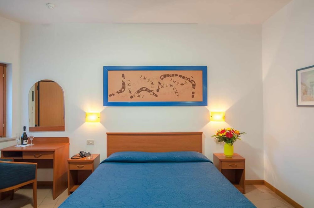 Hotel Boomerang — Hotel rooms in Rome, Lazio