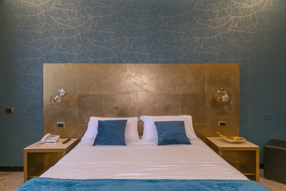 Hotel Boomerang — Hotel rooms in Rome, Lazio