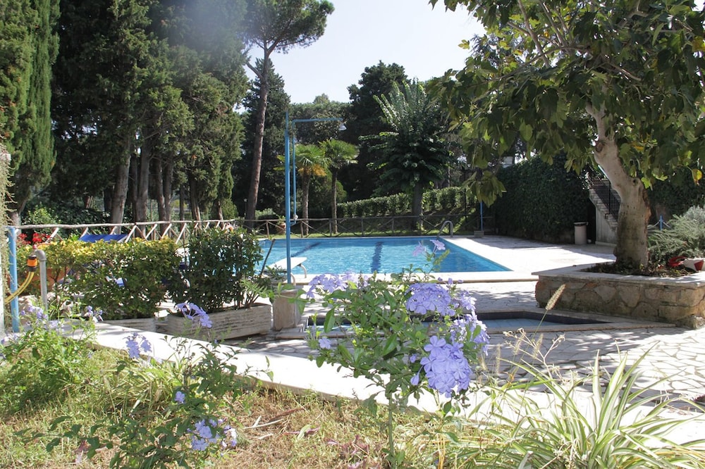 Hotel Boomerang — Swimming pool in Rome, Lazio