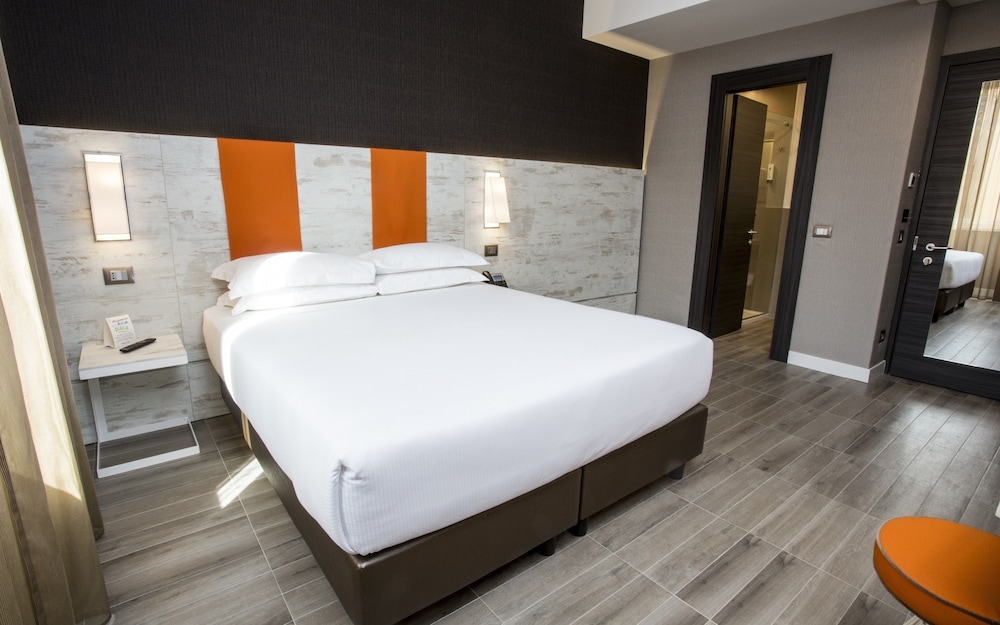 The Guardian Hotel — Hotel rooms in Rome, Lazio