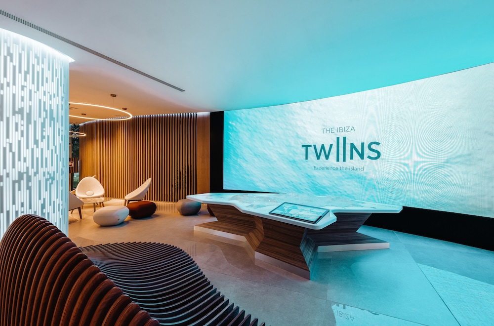 The Ibiza Twiins Hotel — Hotel building in Playa d'en Bossa, Balearic Islands