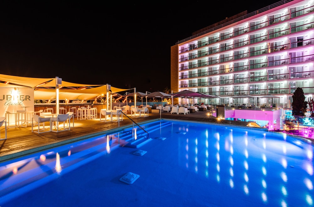 The Ibiza Twiins Hotel — Swimming pool in Playa d'en Bossa, Balearic Islands