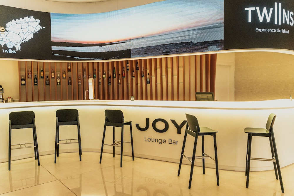 The Ibiza Twiins Hotel — Restaurant & bars in Playa d'en Bossa, Balearic Islands
