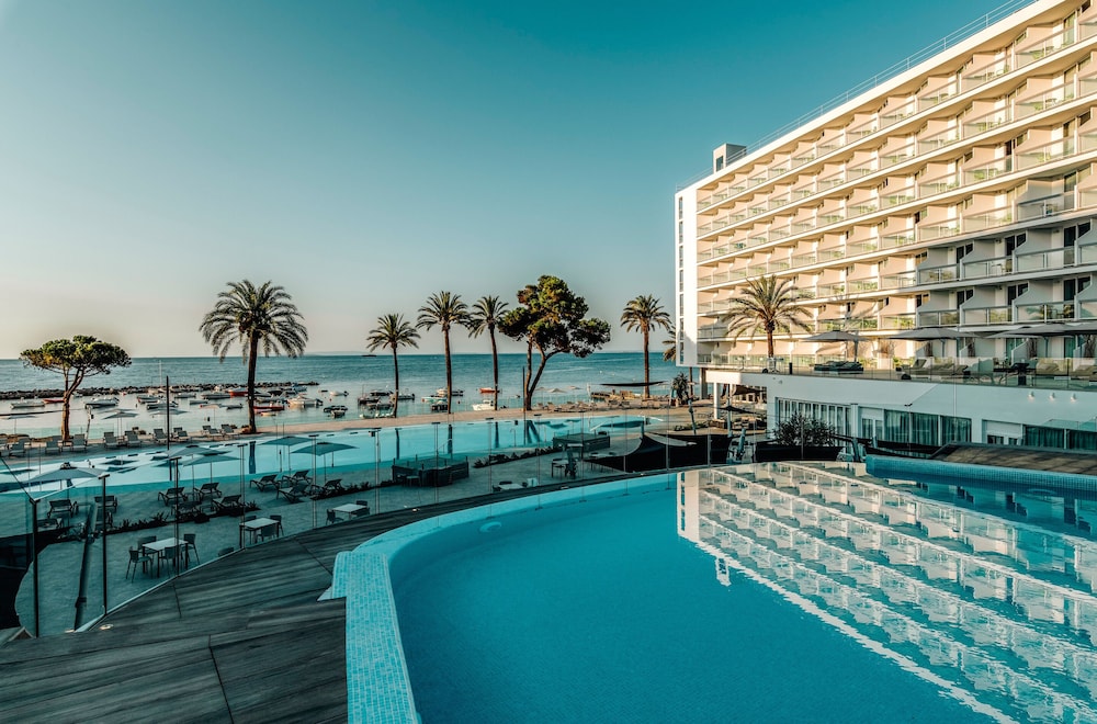 The Ibiza Twiins Hotel — Swimming pool in Playa d'en Bossa, Balearic Islands