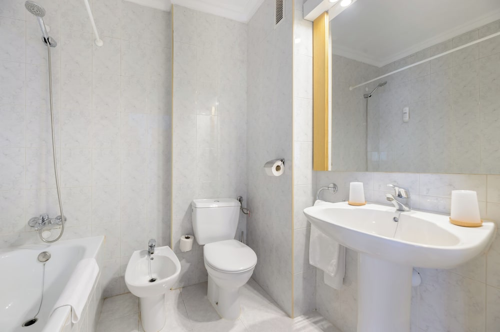 Aparthotel Vibra San Marino — Hotel rooms in San Antonio, Balearic Islands
