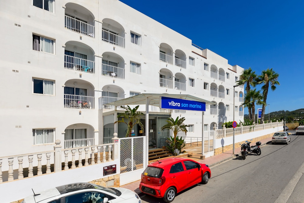 Aparthotel Vibra San Marino — Hotel building in San Antonio, Balearic Islands
