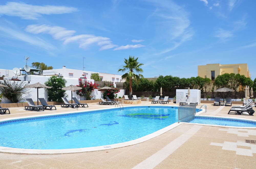 Aparthotel Vibra San Marino — Swimming pool in San Antonio, Balearic Islands