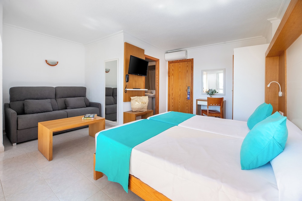 Aparthotel Vibra San Marino — Hotel rooms in San Antonio, Balearic Islands