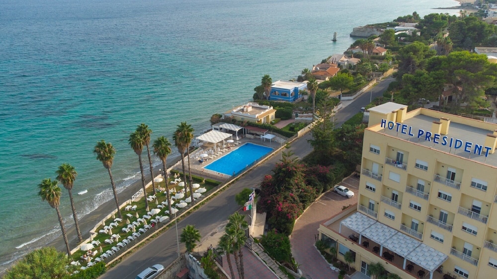 Hotel President Sea Palace — Swimming pool in Noto, Sicily