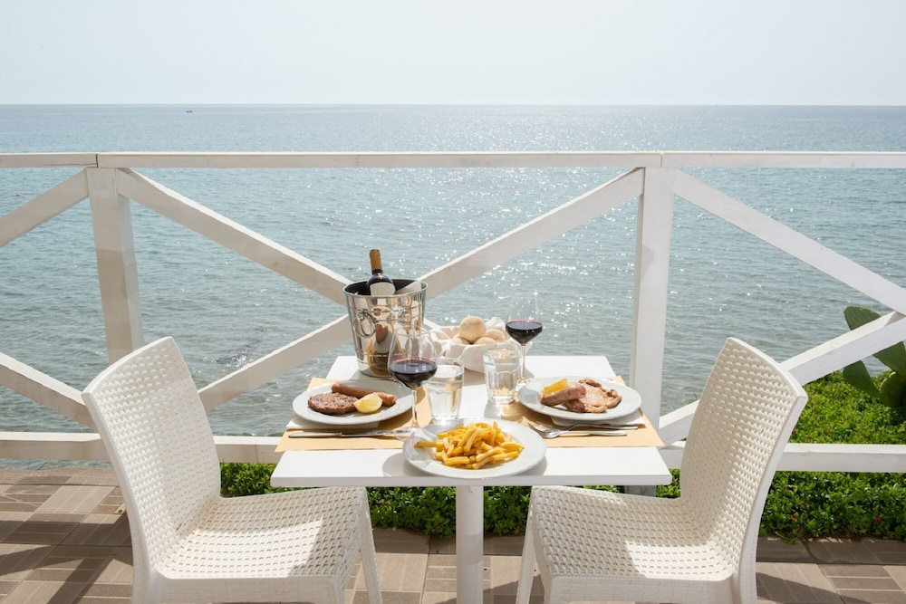 Hotel President Sea Palace — Restaurant & bars in Noto, Sicily