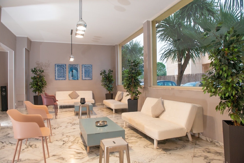 Hotel President Sea Palace — Hotel building in Noto, Sicily
