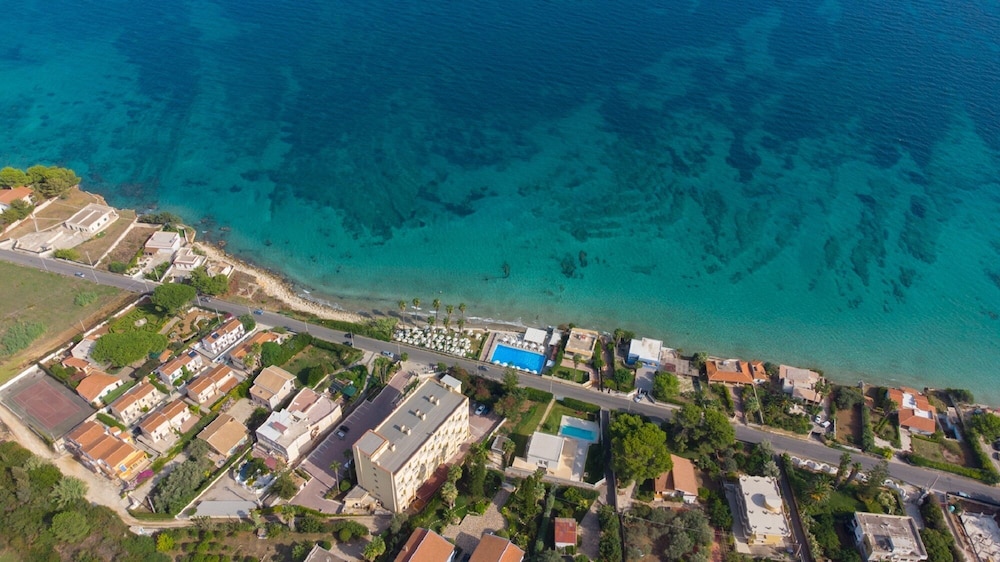 Hotel President Sea Palace — Hotel building in Noto, Sicily