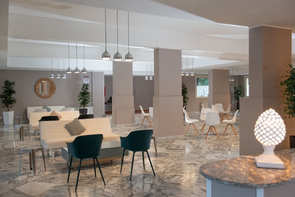Hotel President Sea Palace — Restaurant & bars in Noto, Sicily
