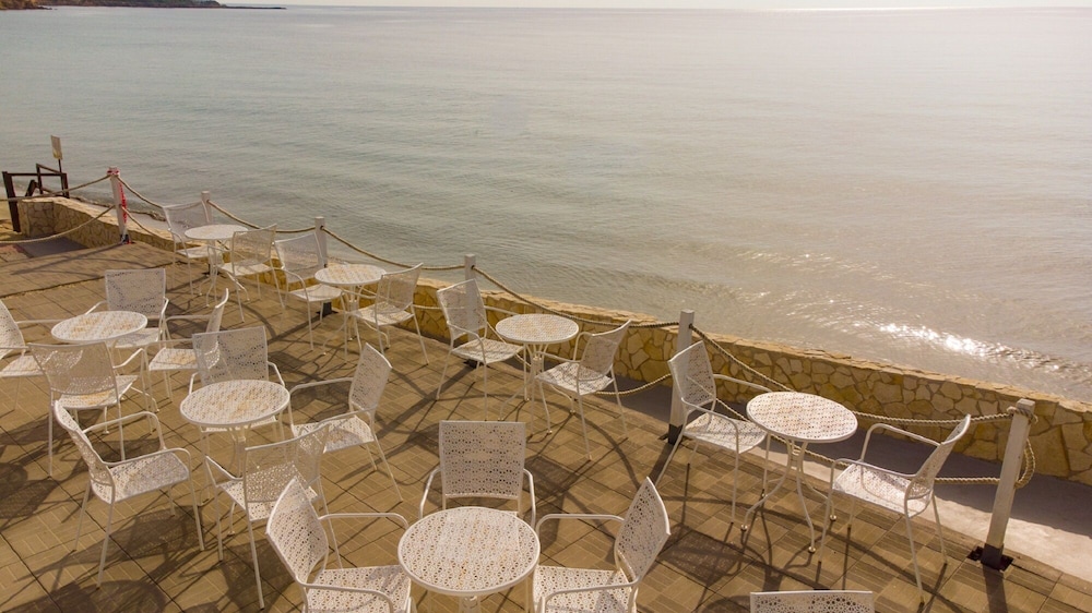 Hotel President Sea Palace — Restaurant & bars in Noto, Sicily