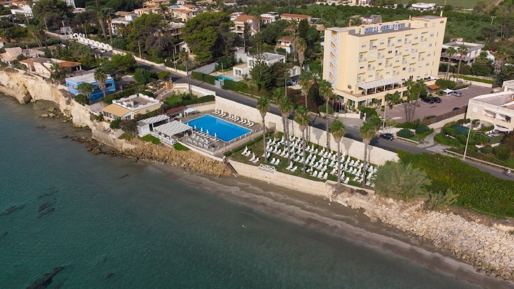 Hotel President Sea Palace — Swimming pool in Noto, Sicily
