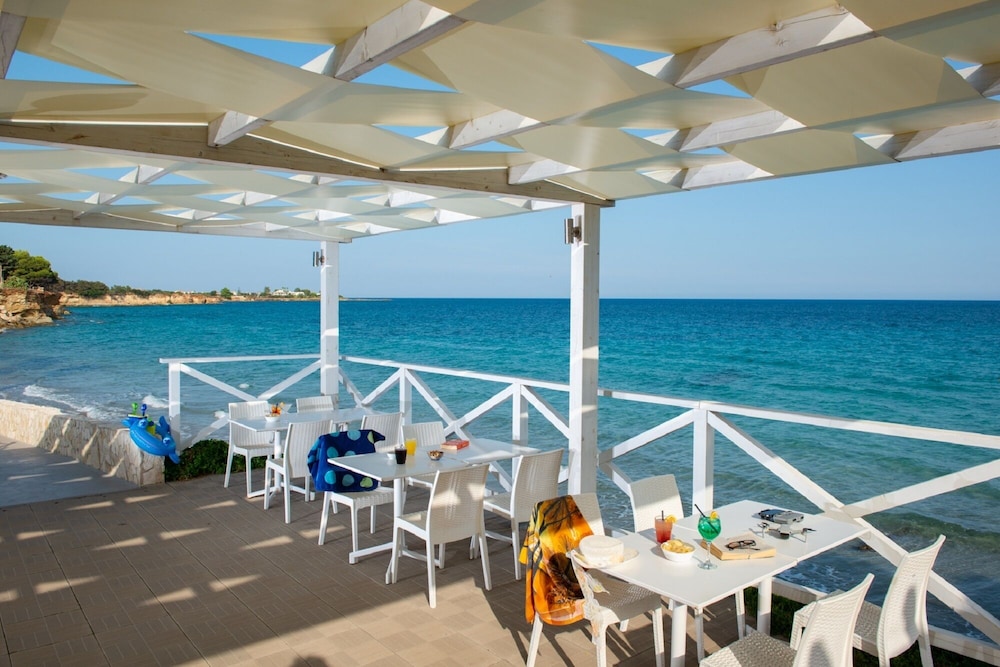 Hotel President Sea Palace — Restaurant & bars in Noto, Sicily
