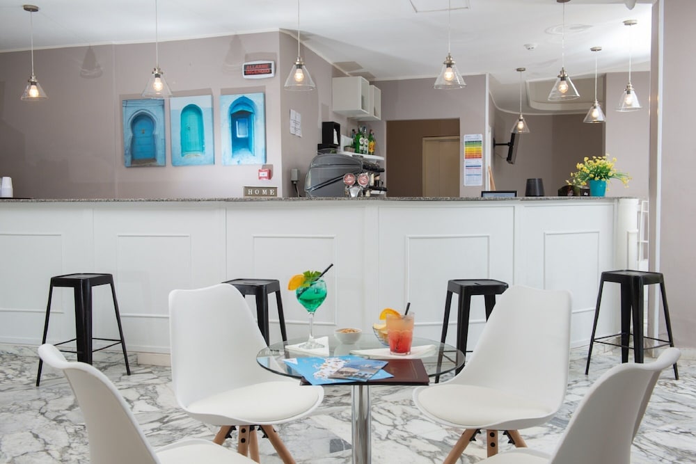 Hotel President Sea Palace — Restaurant & bars in Noto, Sicily