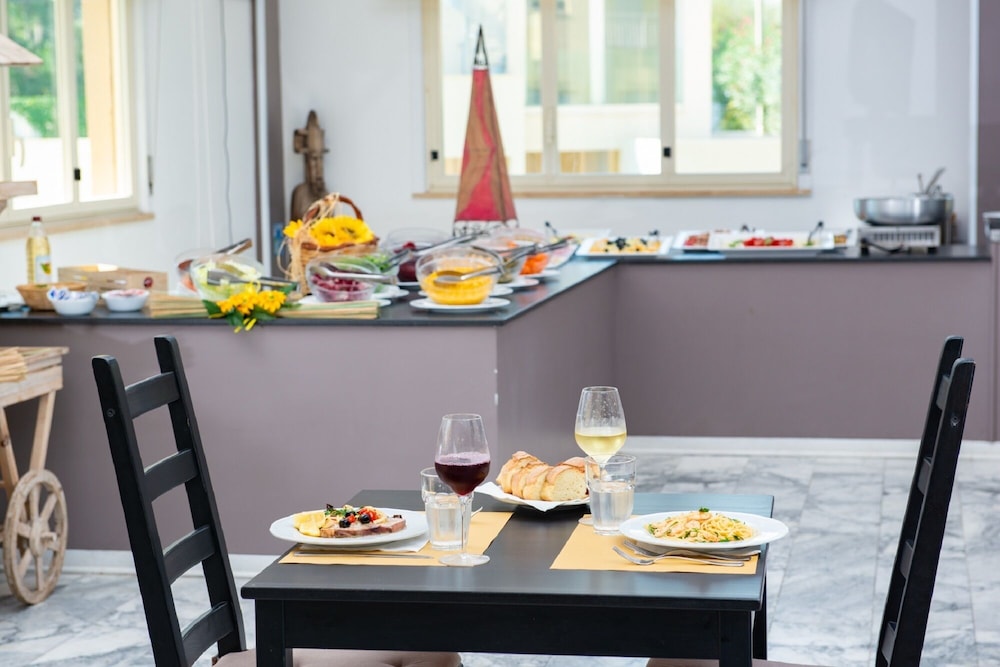 Hotel President Sea Palace — Restaurant & bars in Noto, Sicily