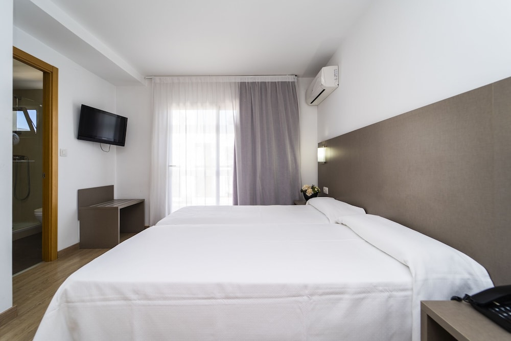Hotel Montesol Benidorm — Hotel rooms in Benidorm, Valencian Community