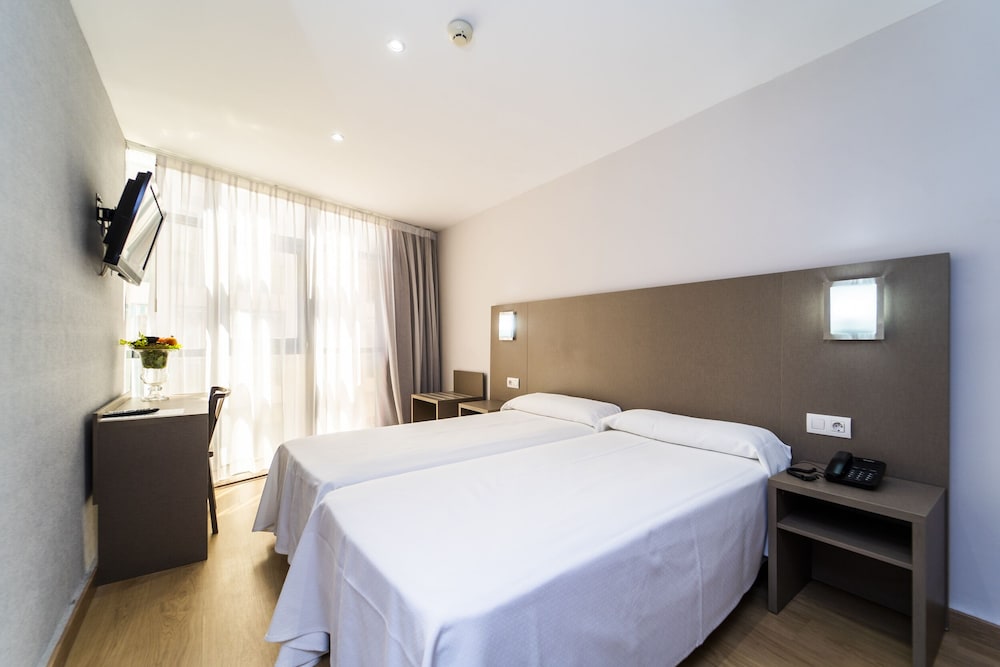 Hotel Montesol Benidorm — Hotel rooms in Benidorm, Valencian Community