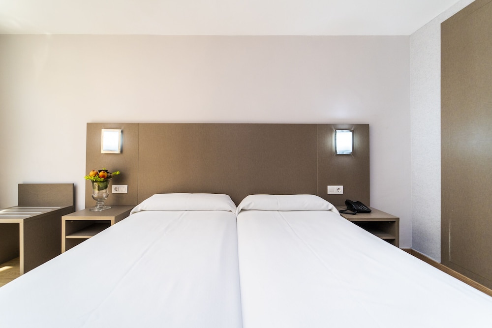 Hotel Montesol Benidorm — Hotel rooms in Benidorm, Valencian Community