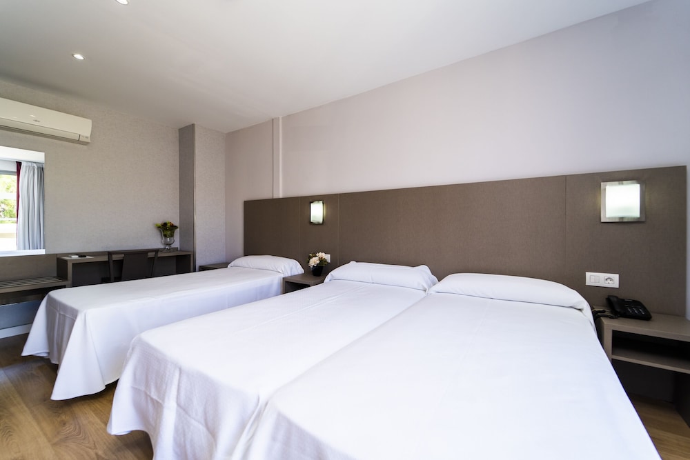 Hotel Montesol Benidorm — Hotel rooms in Benidorm, Valencian Community